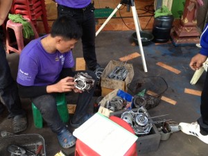 Getting to grips with an engine - Mechanics Vocational Training in Lao PDR